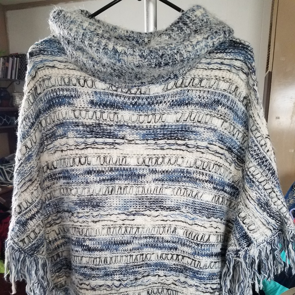 Blue and white shawl